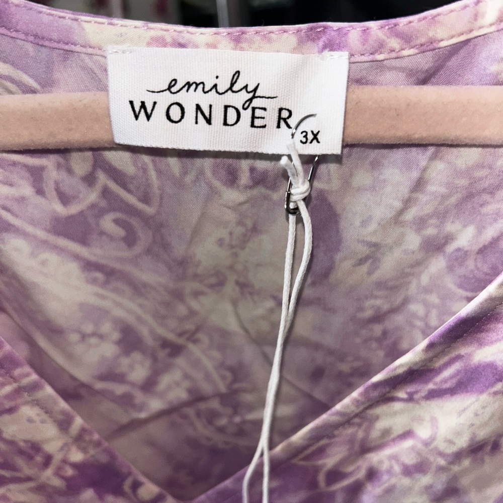 Emily Wonder Ruffle Sleeve Top - Picture 2 of 4